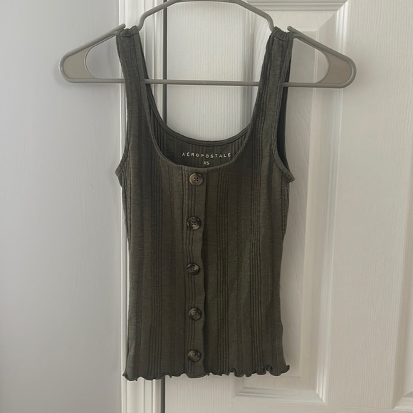 Tank top with buttons and ruffled bottom - Picture 1 of 2